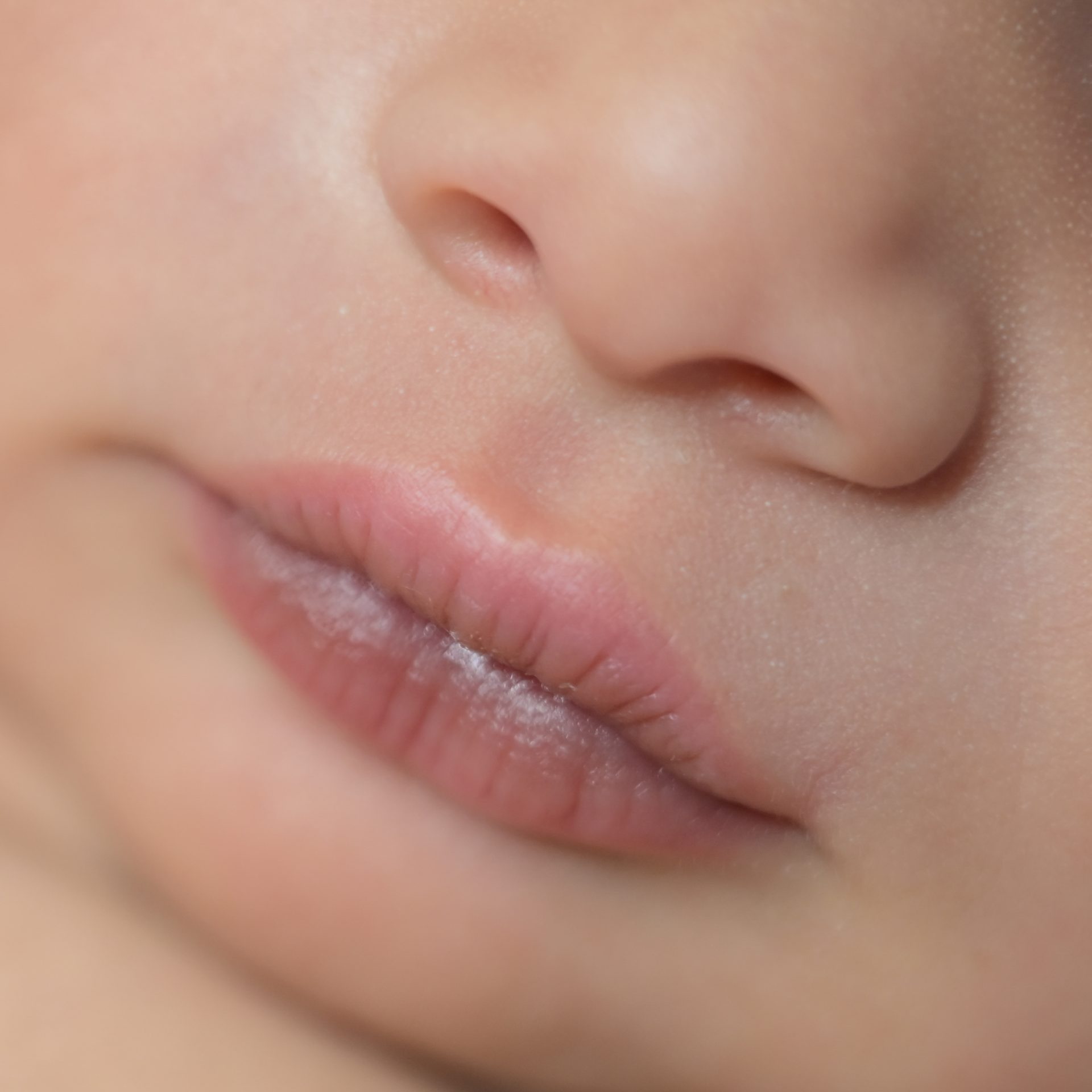 Newborn - baby lips detail