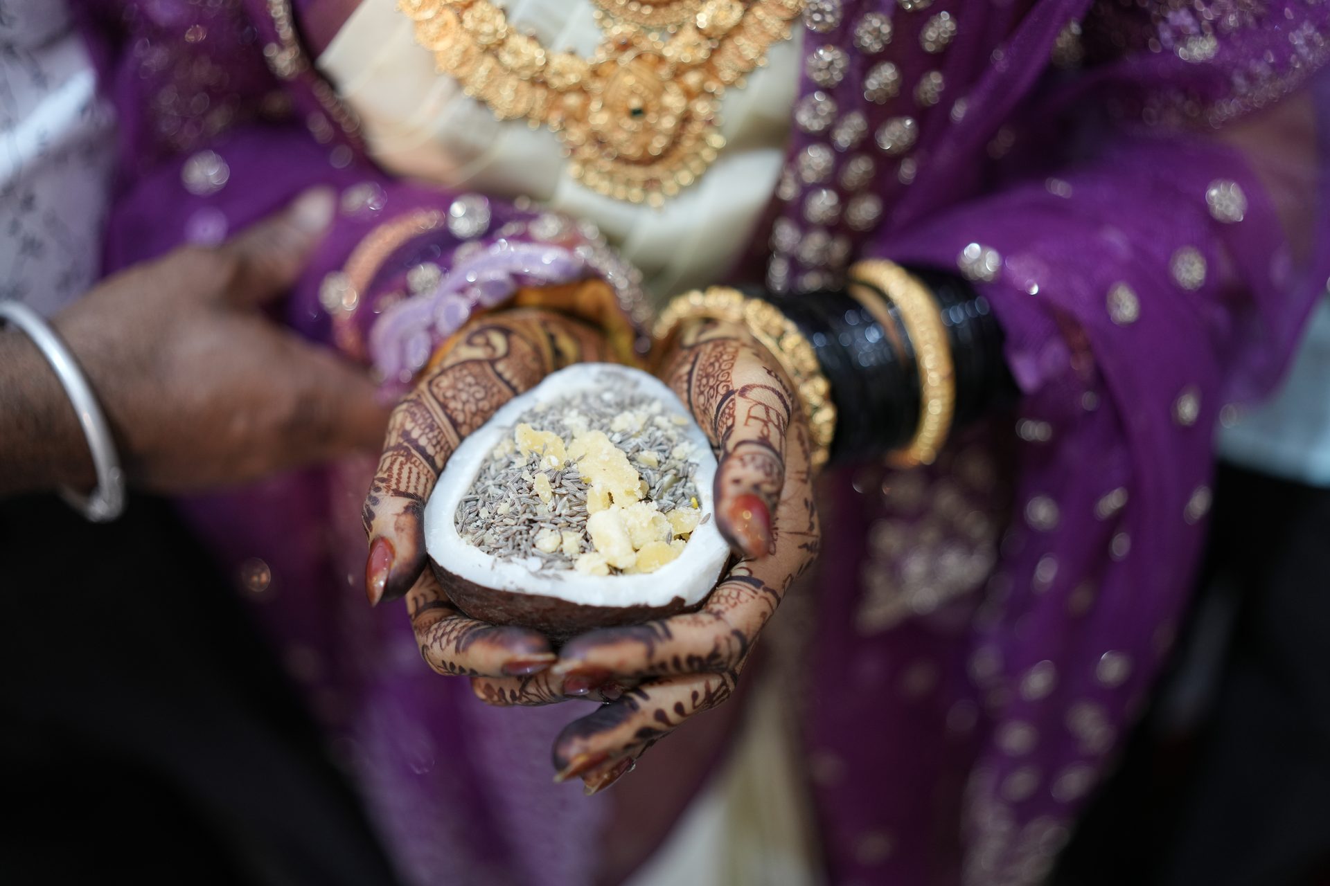 Wedding - mehndi hands